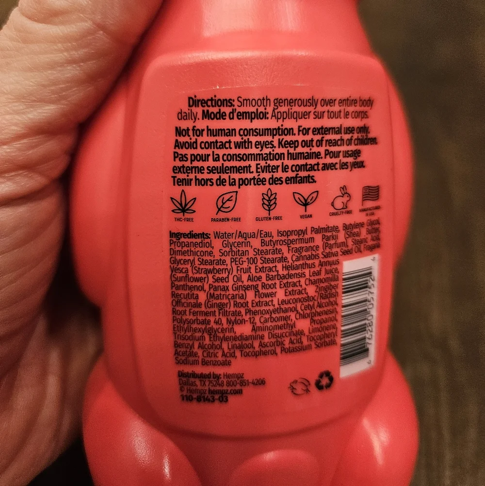 NWT Hempz Straw Beary Body Moisturizer - Large Size 11.7oz